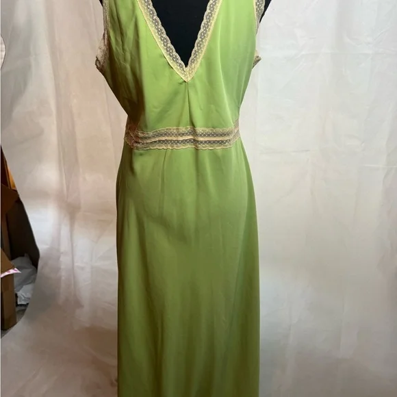 Olive Green Lace-Trim Maxi Dress - Picture 3 of 6